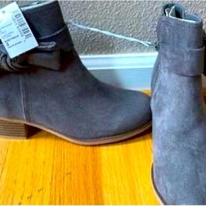 Children’s Place grey boots size 3